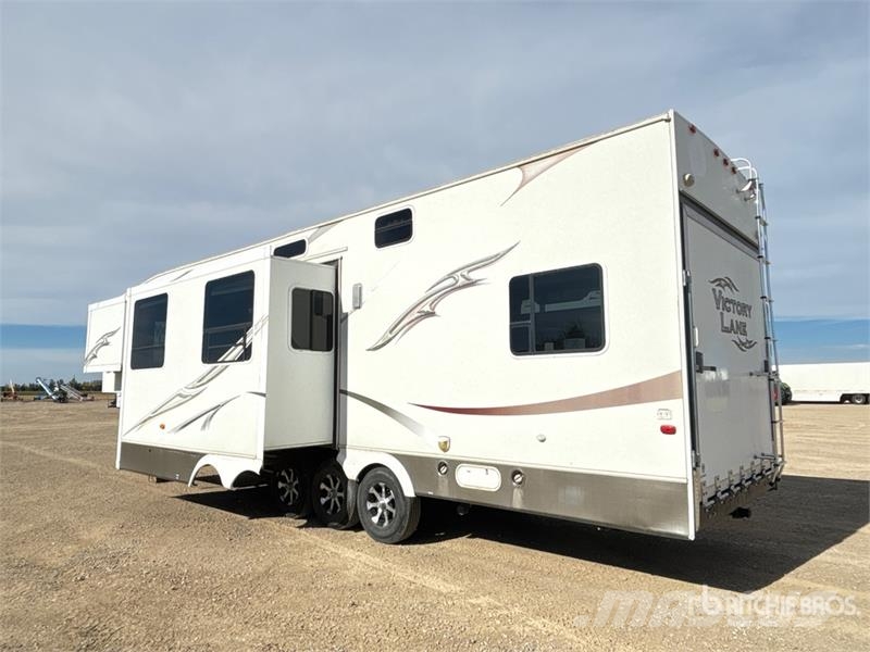 Dutchmen 38SRV-H5 38 ft Tri/A Toy Hauler Travel Tr Інші причепи