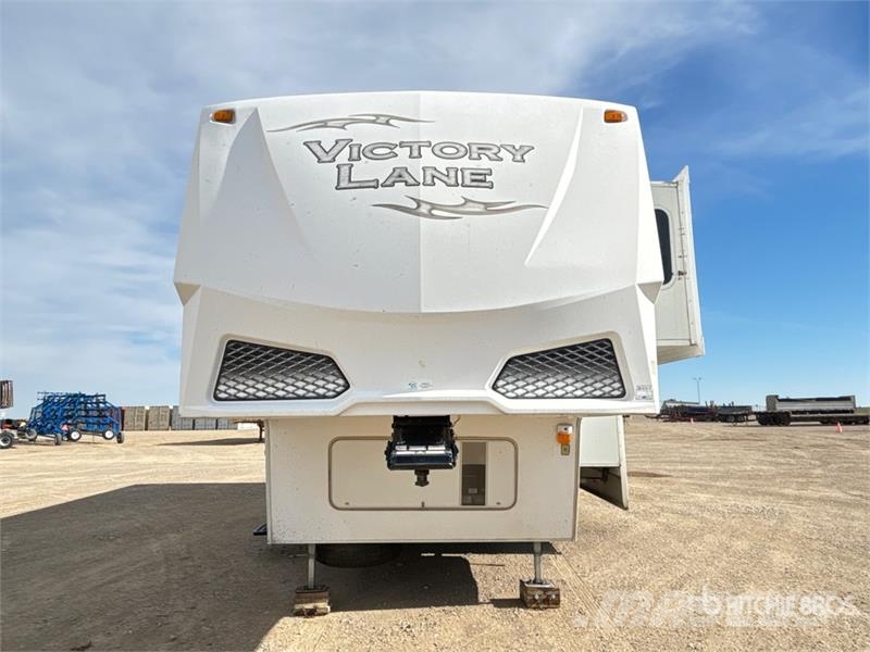 Dutchmen 38SRV-H5 38 ft Tri/A Toy Hauler Travel Tr Інші причепи
