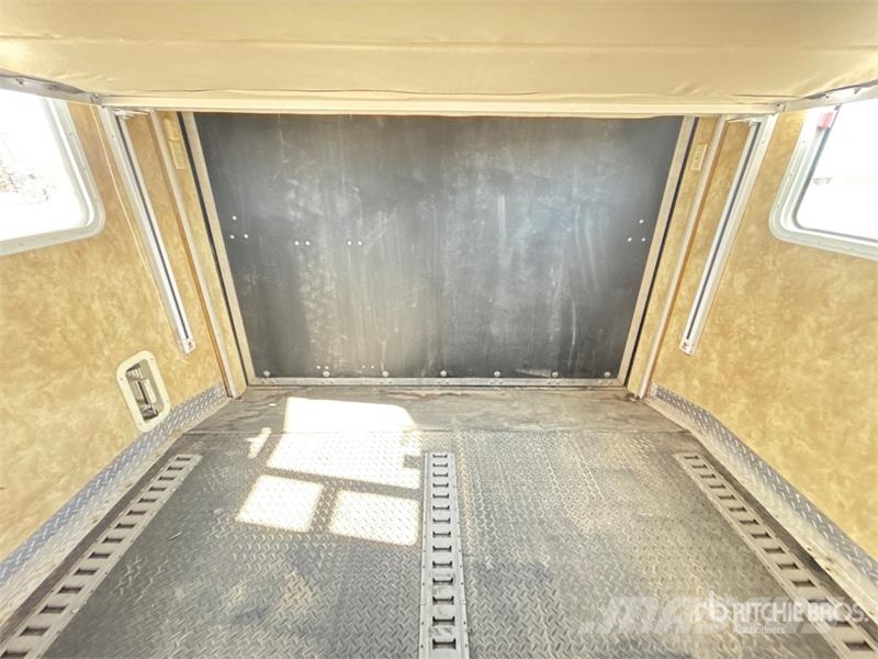 Dutchmen 38SRV-H5 38 ft Tri/A Toy Hauler Travel Tr Інші причепи