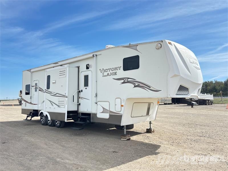 Dutchmen 38SRV-H5 38 ft Tri/A Toy Hauler Travel Tr Інші причепи