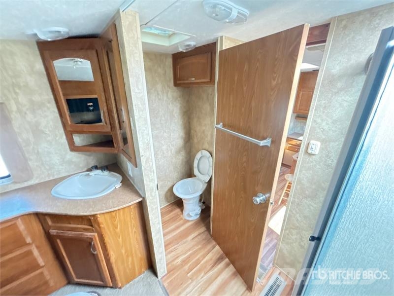 Dutchmen 38SRV-H5 38 ft Tri/A Toy Hauler Travel Tr Інші причепи
