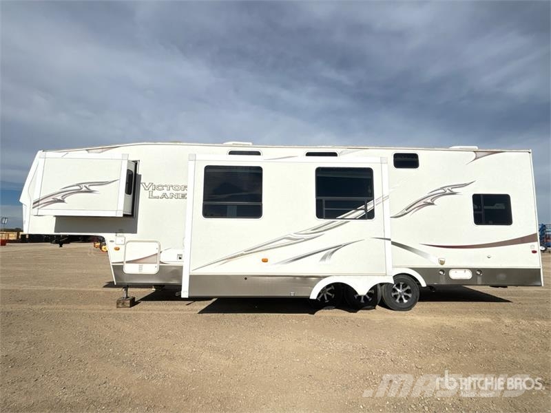 Dutchmen 38SRV-H5 38 ft Tri/A Toy Hauler Travel Tr Інші причепи