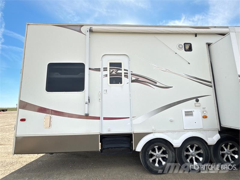 Dutchmen 38SRV-H5 38 ft Tri/A Toy Hauler Travel Tr Інші причепи