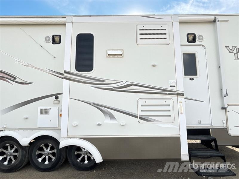Dutchmen 38SRV-H5 38 ft Tri/A Toy Hauler Travel Tr Інші причепи
