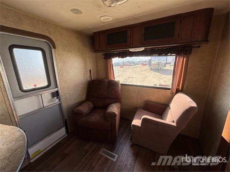  Dutchmen Island Trail 34 ft T/A Travel Trailer Інші причепи