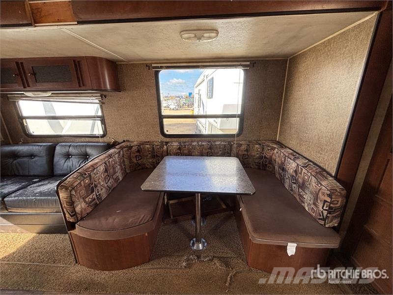  Dutchmen Island Trail 34 ft T/A Travel Trailer Інші причепи