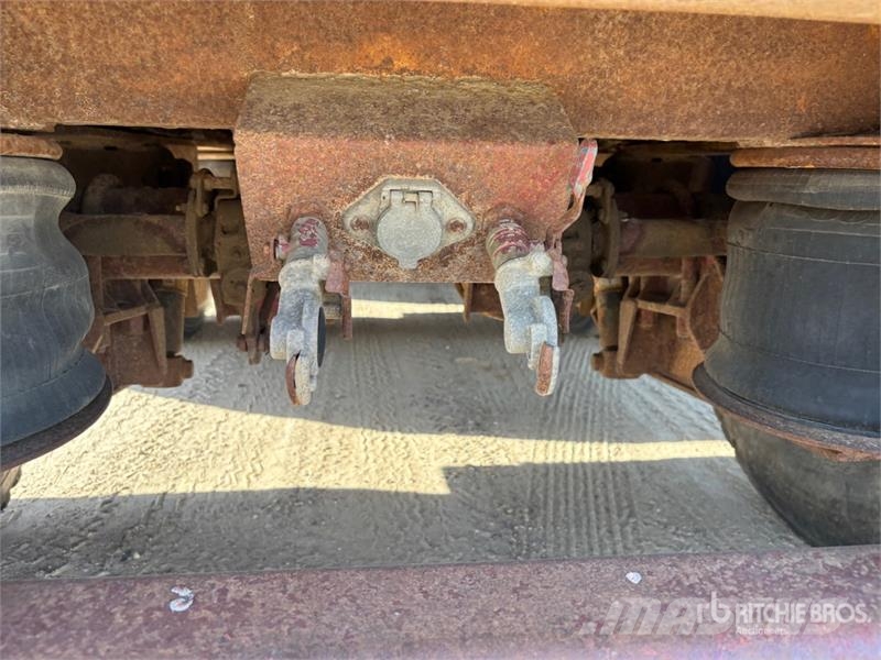  Dyna-Haul 30000 kg Tri/A Lowboy Trailer Nizki nakladalci
