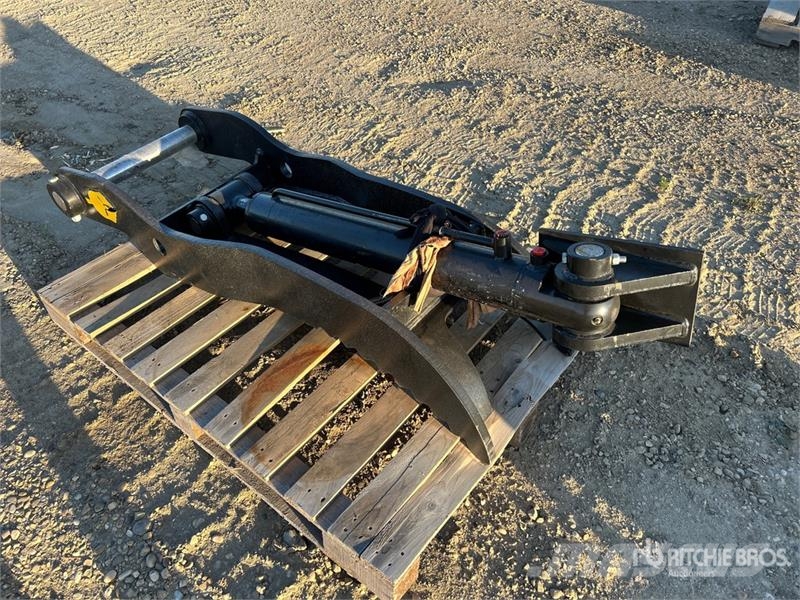 Dynamic 42 in Hydraulic Excavator Thumb - Fits 150/200 دلاء