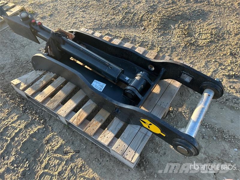Dynamic 42 in Hydraulic Excavator Thumb - Fits 150/200 دلاء