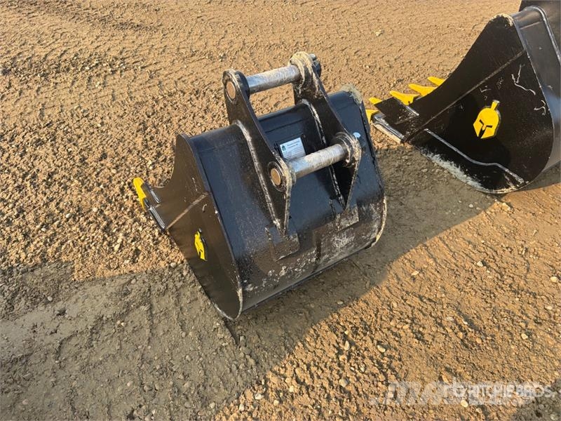 Dynamic Entities 24 in Digging Excavator Bucket - Fits 45 Skovle