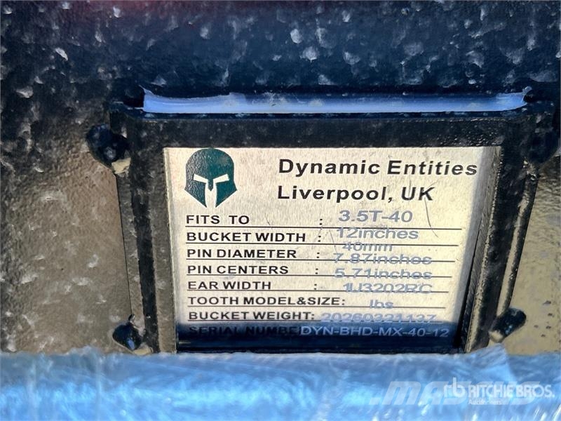 Dynamic Entities 35CL 12 in Q/C Excavator Bucket - Fits Ca Skovle