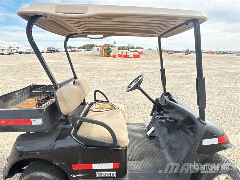 E-Z-GO Electric Golf Cart Golf cart