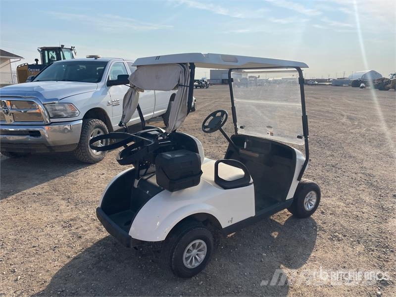 E-Z-GO Golf Cart (Inoperable) Golf cart