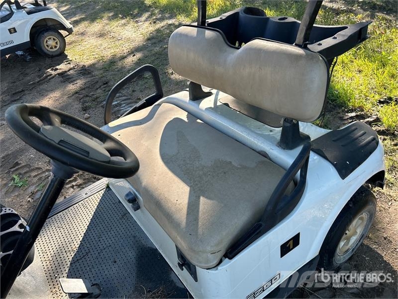 E-Z-GO Golf Cart (Inoperable) Αμαξίδια γκολφ