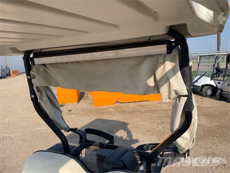 E-Z-GO Golf Cart (Inoperable) Golf cart