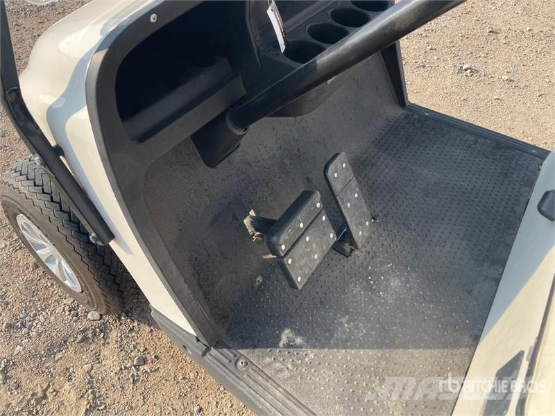E-Z-GO Golf Cart (Inoperable) Golf cart