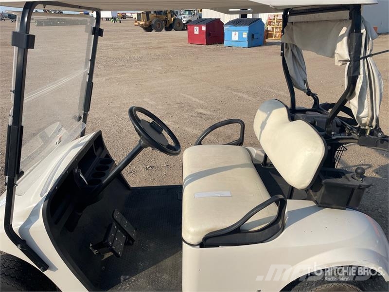 E-Z-GO Golf Cart (Inoperable) Golf cart