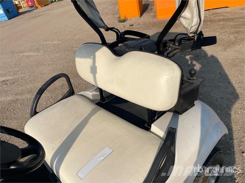 E-Z-GO Golf Cart (Inoperable) Golf cart
