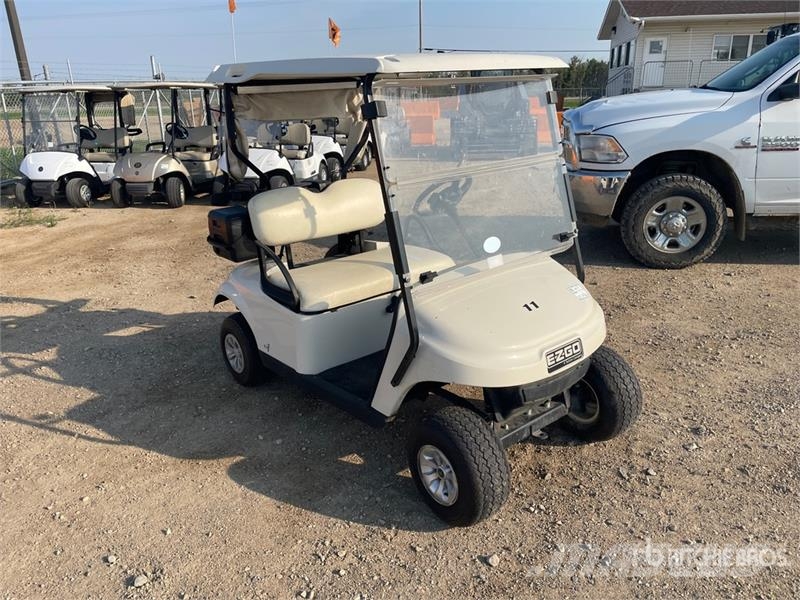 E-Z-GO Golf Cart (Inoperable) Golf cart