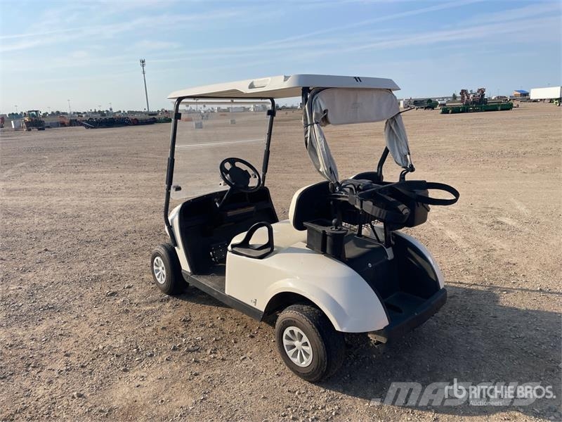 E-Z-GO Golf Cart (Inoperable) Golf cart