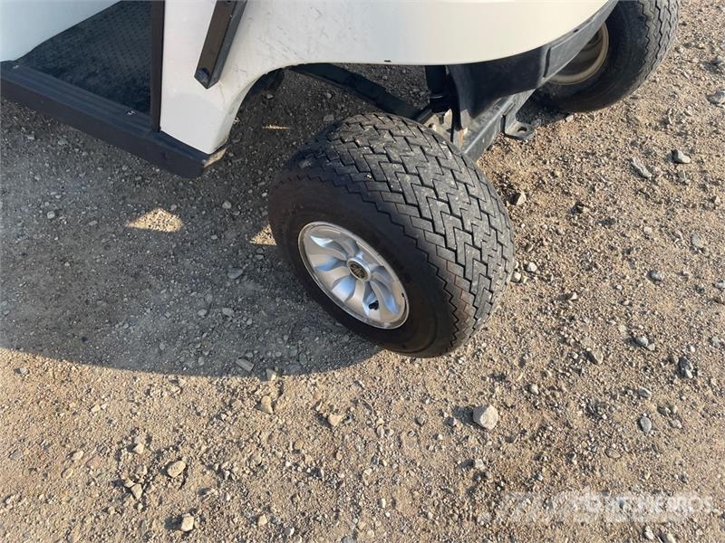 E-Z-GO Golf Cart (Inoperable) Golf cart
