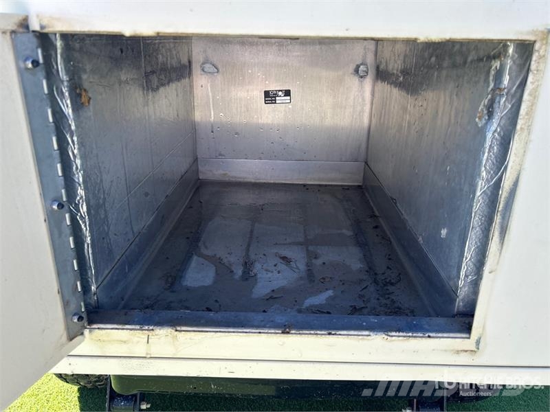 E-Z-GO Refresher Drink Golf Cart (Inoperable) Αμαξίδια γκολφ