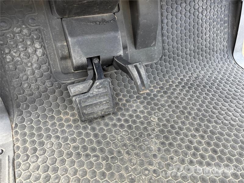 E-Z-GO RXV U-EZGO A24 Golf Cart عربات الجولف