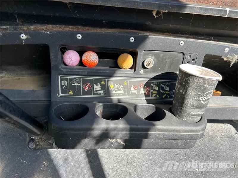 E-Z-GO Workhorse 1200G Golf Cart (Inoperable) Golf cart