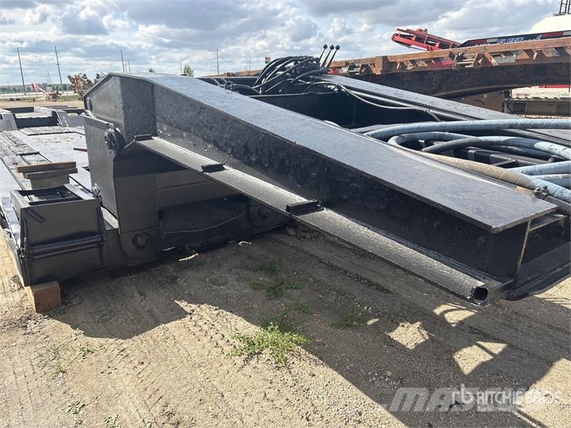 Eager Beaver Tri/A Removable Gooseneck Lowboy Trailer Nízko rámové nákladné automobily