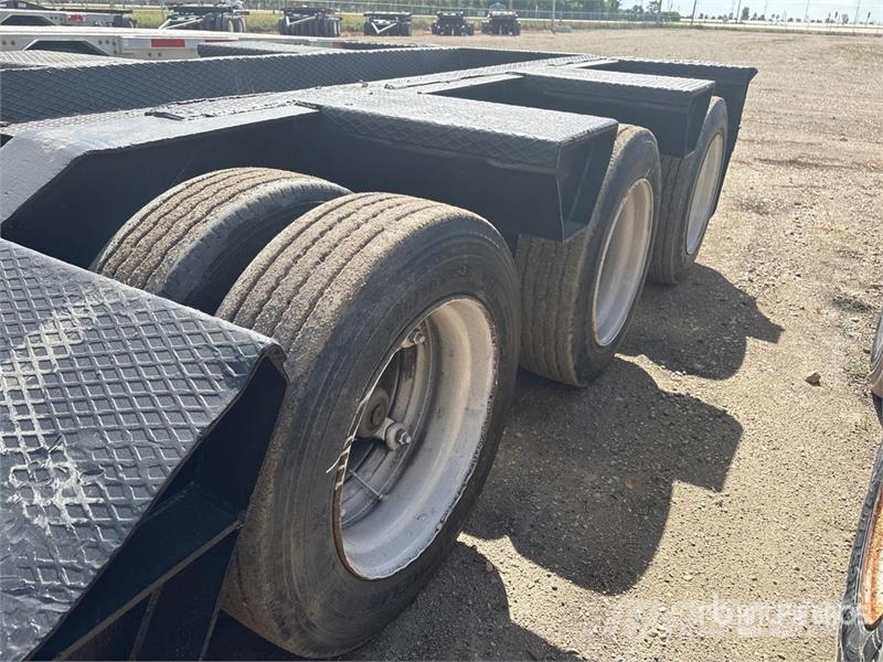 Eager Beaver Tri/A Removable Gooseneck Lowboy Trailer Nízko rámové nákladné automobily