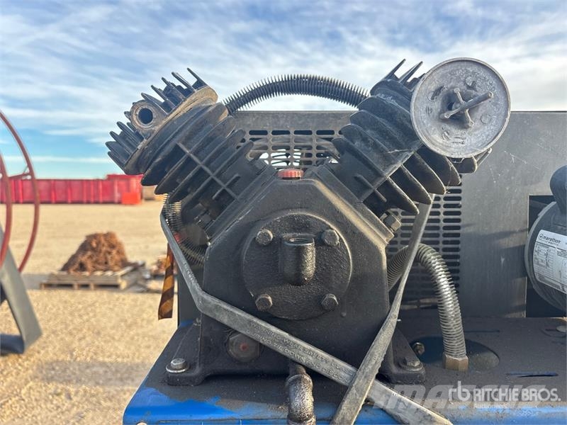 Eagle 12.5 cfm Electric 60 gal Air Compressor Kompressorit