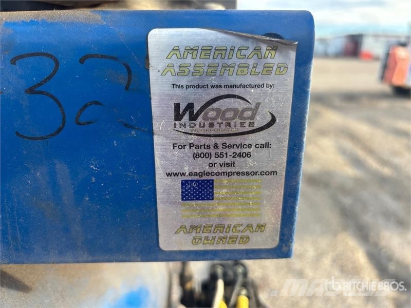 Eagle 12.5 cfm Electric 60 gal Air Compressor Kompressorit