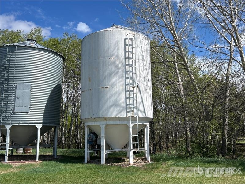 Echo +/- 2200 bu Smooth Wall Hopper Grain Bin Procesadoras de cultivos y unidades de almacenamiento / máquinas - Otros