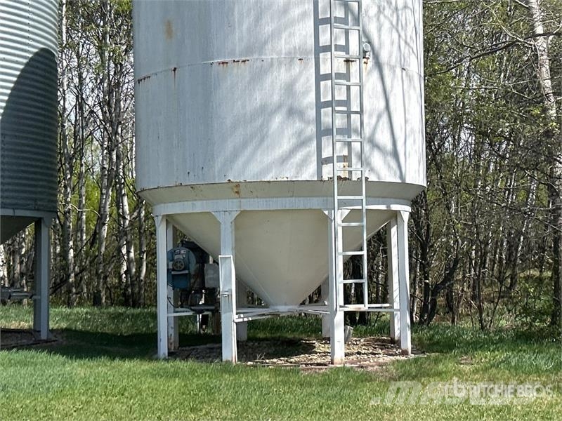 Echo +/- 2200 bu Smooth Wall Hopper Grain Bin Procesadoras de cultivos y unidades de almacenamiento / máquinas - Otros