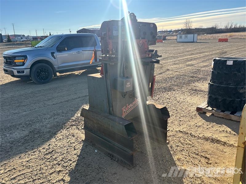 Edwards 55 ton Iron Worker Construction - Autres
