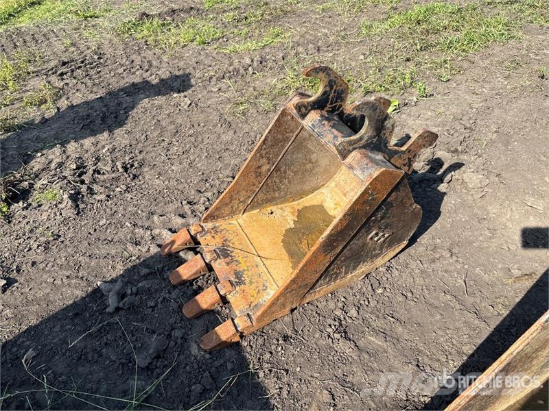  EFI 17 in Mini Excavator Bucket - Fits Hitachi ZX3 Godet