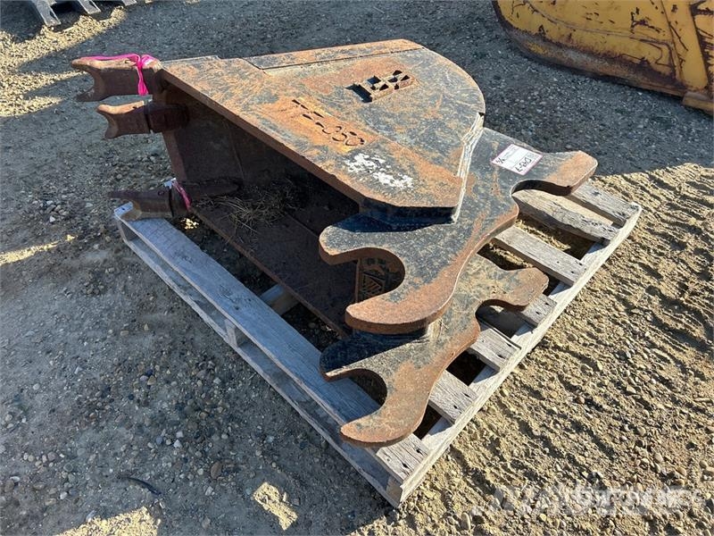  EFI 18 in Q/C Frost Excavator Bucket دلاء