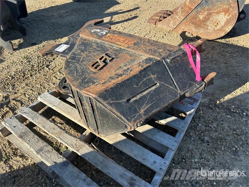  EFI 18 in Q/C Frost Excavator Bucket دلاء