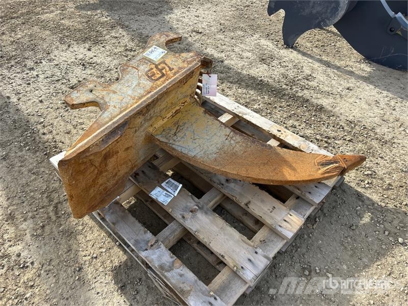  EFI 36 in Q/C Excavator Ripper - Fits Cat 315 Aufreisser