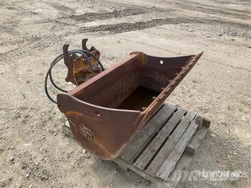 EFI 46 in Q/C Hydraulic Tilting Excavator Bucket - Godet