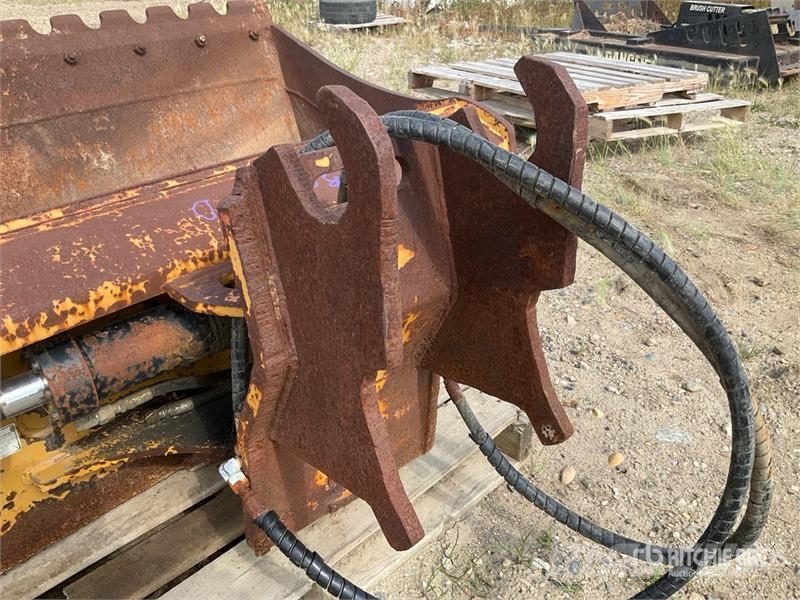 EFI 46 in Q/C Hydraulic Tilting Excavator Bucket - Godet
