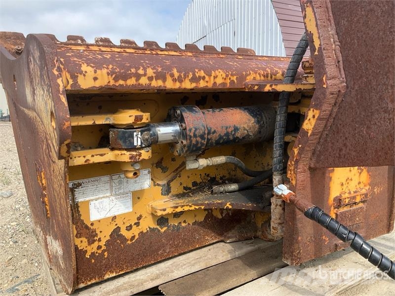 EFI 46 in Q/C Hydraulic Tilting Excavator Bucket - Godet
