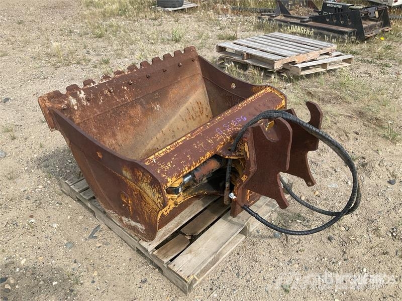 EFI 46 in Q/C Hydraulic Tilting Excavator Bucket - Godet