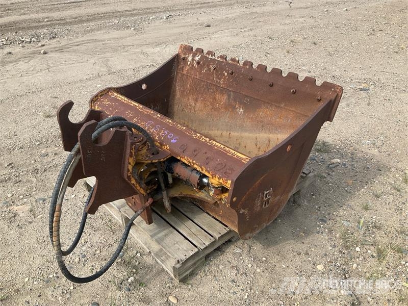 EFI 46 in Q/C Hydraulic Tilting Excavator Bucket - Godet
