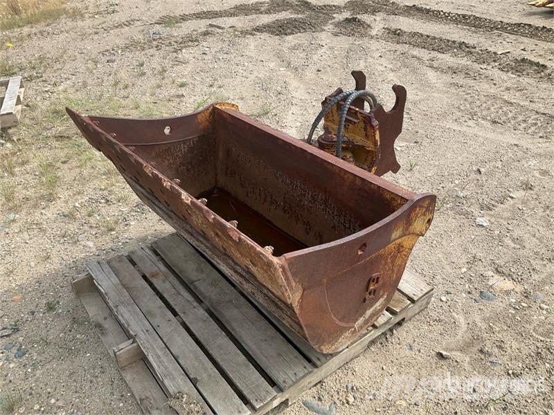 EFI 46 in Q/C Hydraulic Tilting Excavator Bucket - Godet