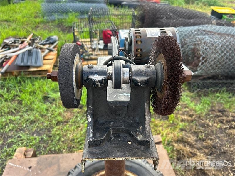 Electric Bench Grinder/Wire Wheel on Stand Drugi deli