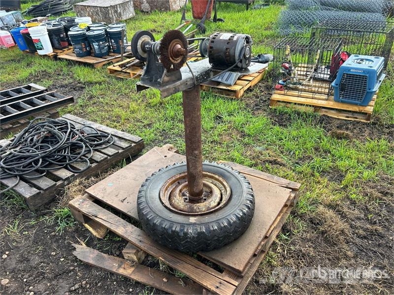 Electric Bench Grinder/Wire Wheel on Stand Drugi deli