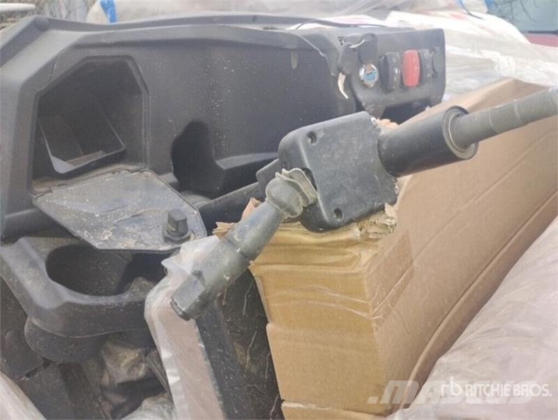 Electric Black Four-Seater Golf Cart (Inoperable) عربات الجولف