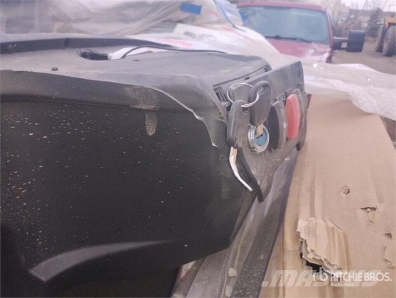 Electric Black Four-Seater Golf Cart (Inoperable) عربات الجولف