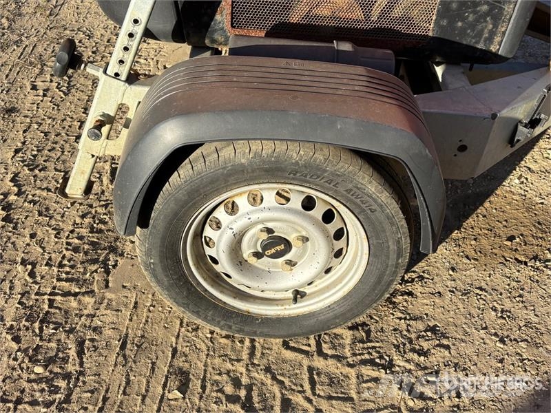 Eliet Mega Prof Tow-Behind Wood Chipper Trituradoras de madera